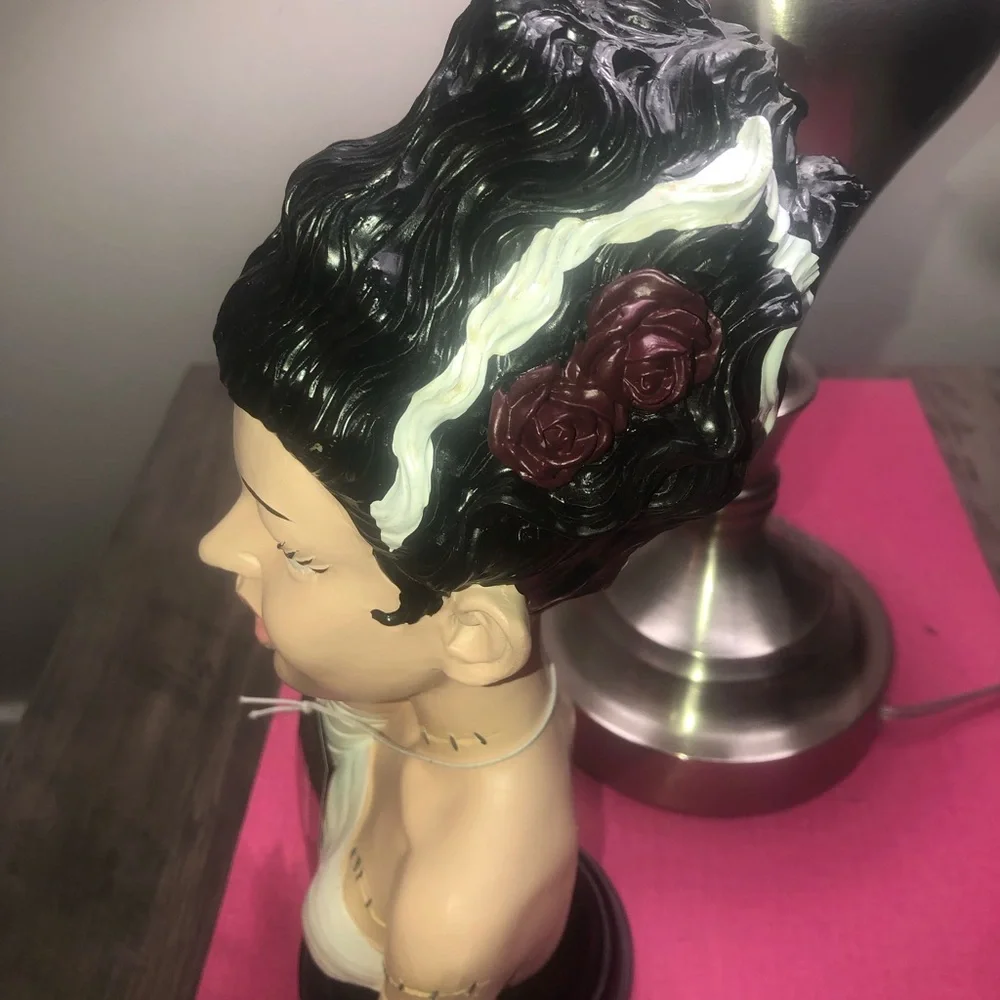 🖤 Bride of Frankenstein Bust